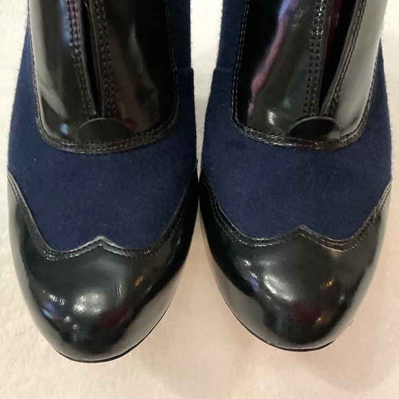 Black/Blue Leather Pull On Tory Burch Leighton Chunky Block Heel Booties Sz 7.5M - Picture 5 of 16